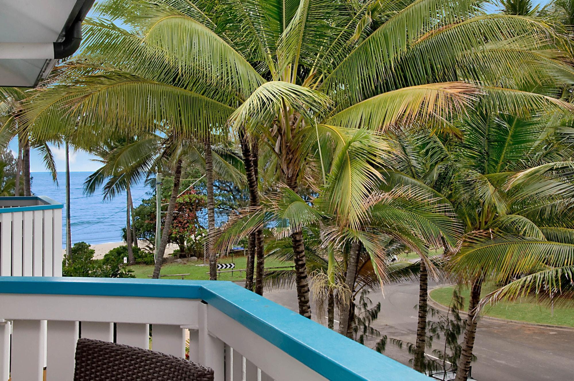 By The Sea Port Douglas Exterior photo