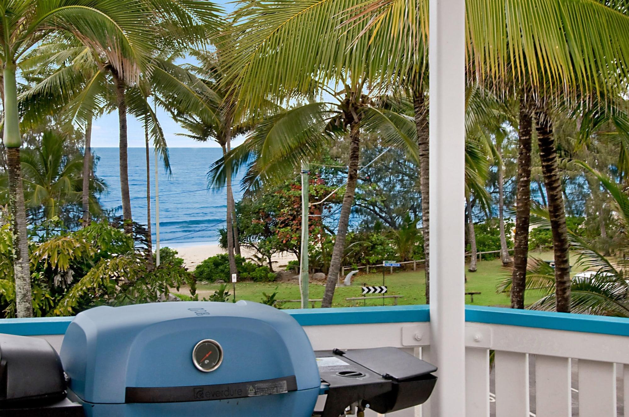 By The Sea Port Douglas Exterior photo