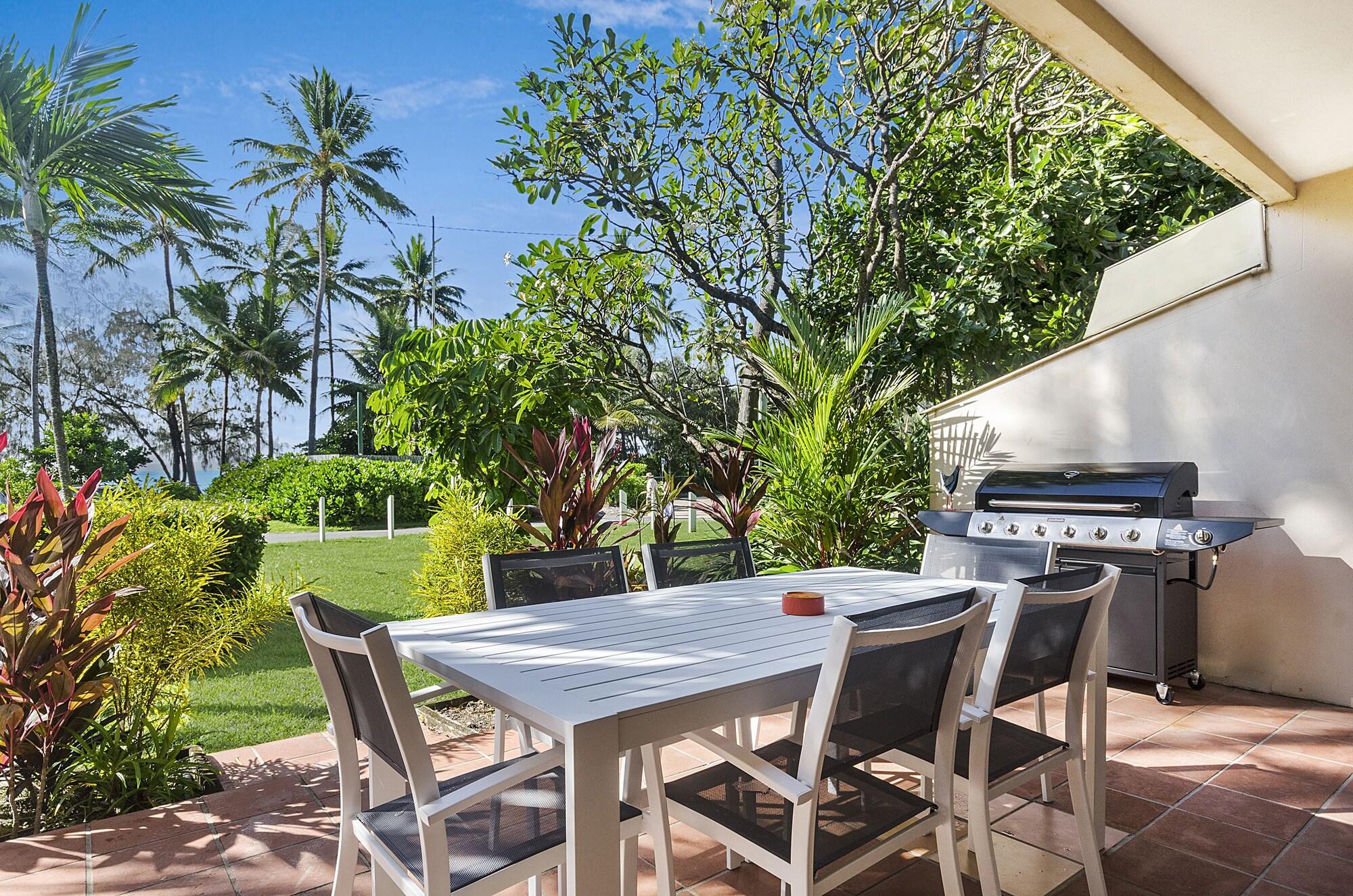 By The Sea Port Douglas Exterior photo