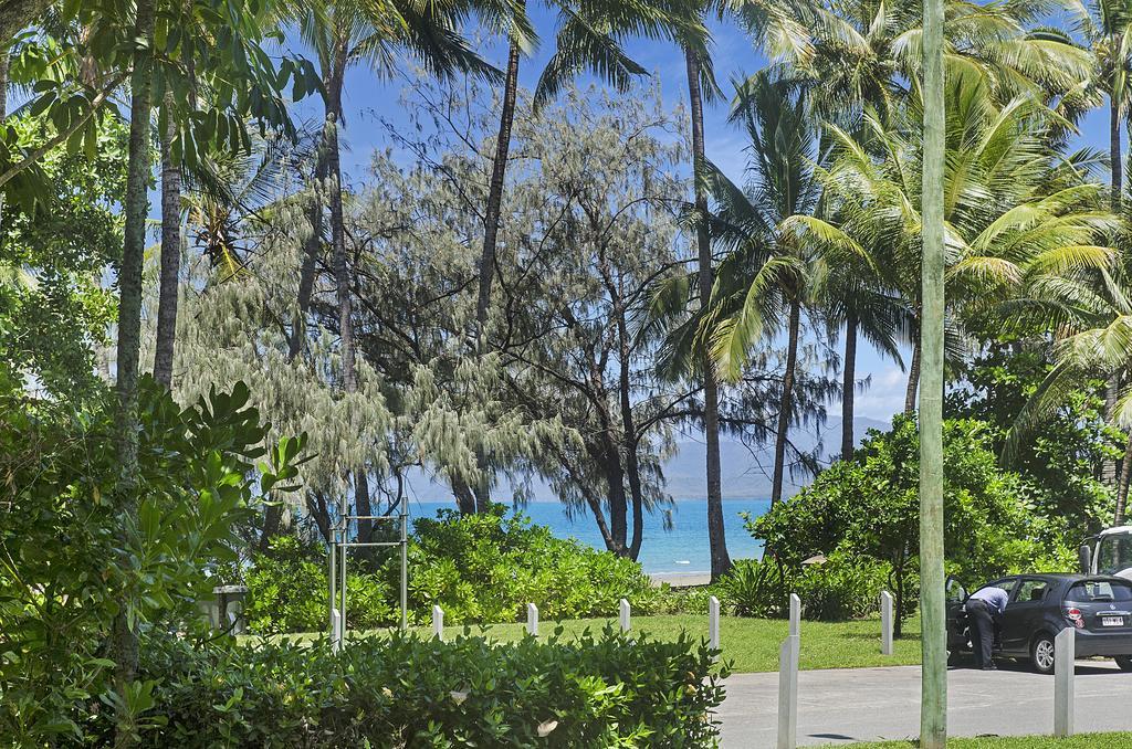 By The Sea Port Douglas Room photo